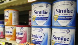 Consternaci&oacute;n de padres en EEUU por escasez de leche en polvo para beb&eacute;s