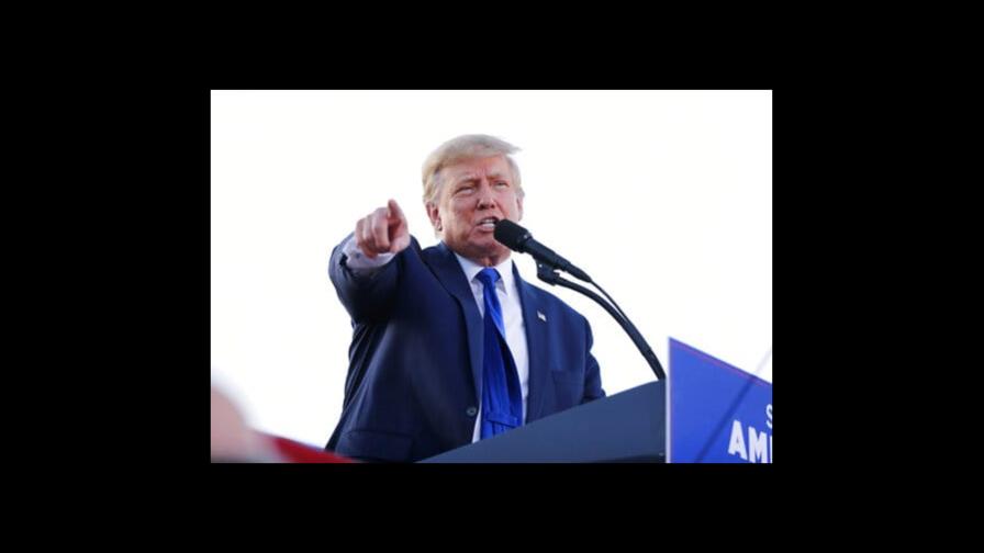 Juez: Trump debe pagar multa para poner fin a desacato