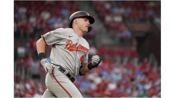 Mullins y Nevin llevan a los Orioles a triunfo en San Luis