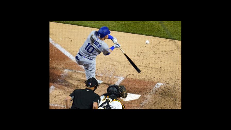 Turner batea 3 de los 8 dobles de los Dodgers en Pittsburgh Turner batea 3 de los 8 dobles de los Dodgers en Pittsburgh