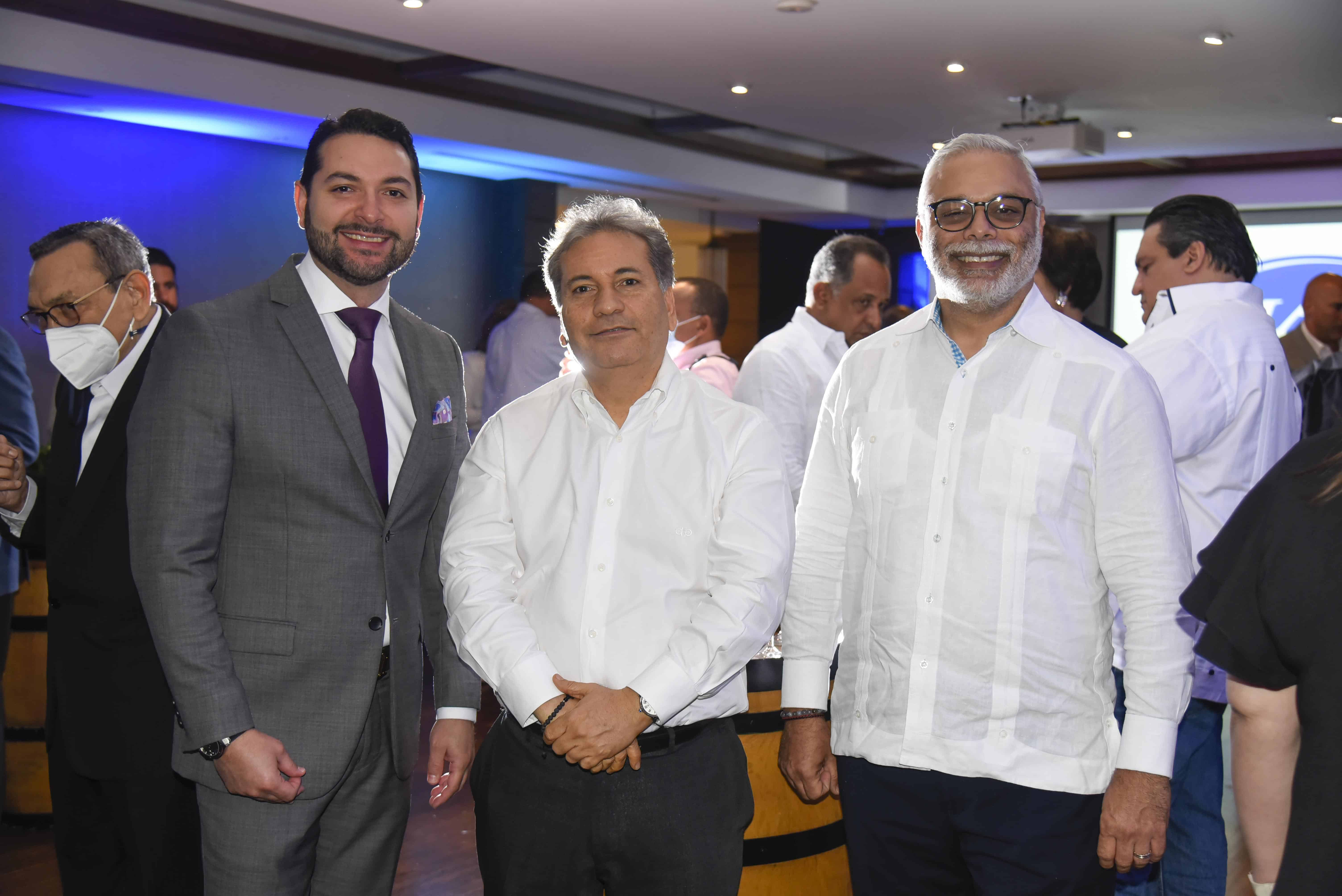 Alan Hatkoff, John Pérez y Juan Alfredo de la Cruz.