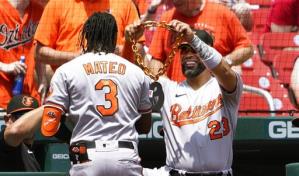 Bannon pega sencillo al 1er pitcheo; Orioles ganan