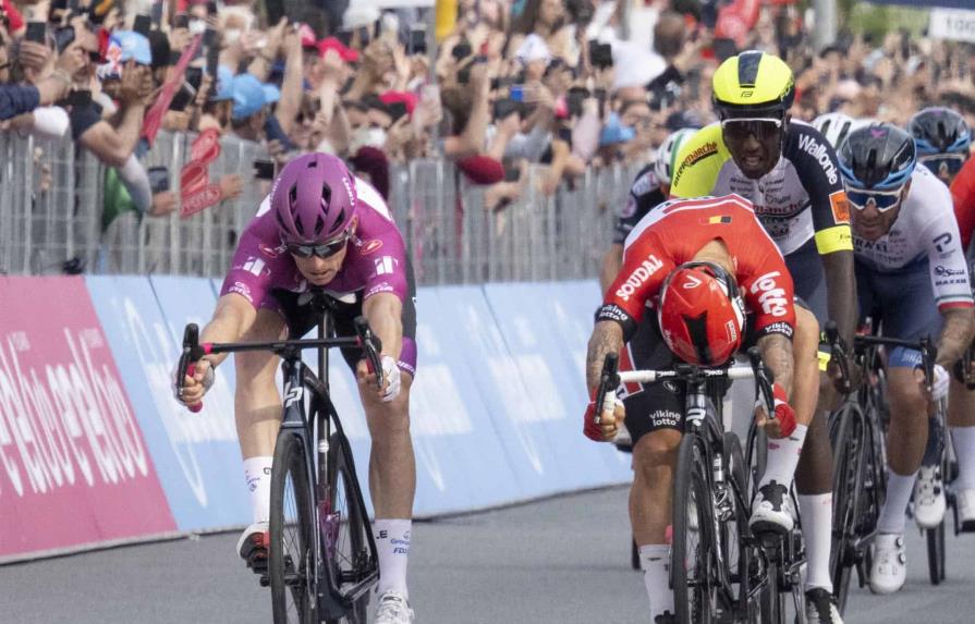 El francés Arnaud Démare repite victoria al esprint en el Giro