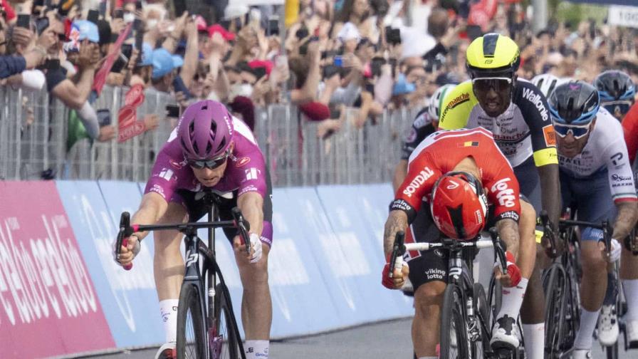 El francés Arnaud Démare repite victoria al esprint en el Giro