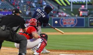Bruján define triunfo de los Rays en innings extra
