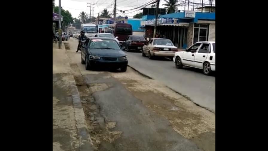 Empeora tránsito en Villa Mella por trabajos abandonados por la CAASD Empeora tránsito en Villa Mella por trabajos abandonados por la CAASD