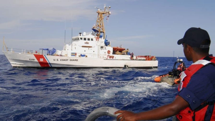 Repatrían desde Puerto Rico a 44 dominicanos interceptados en Canal de la Mona Repatrían desde Puerto Rico a 44 dominicanos interceptados en Canal de la Mona