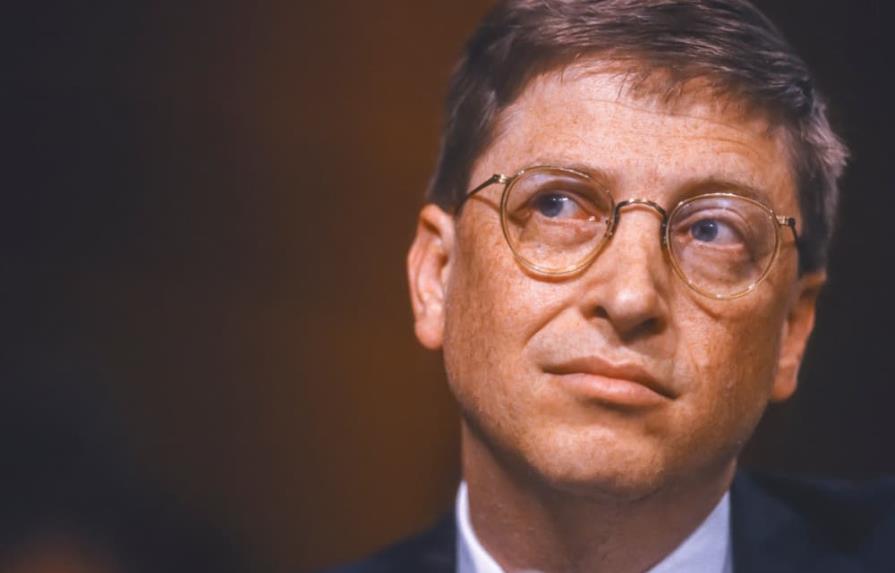 Bill Gates recibe críticas de antivacunas tras anunciar que contrajo COVID