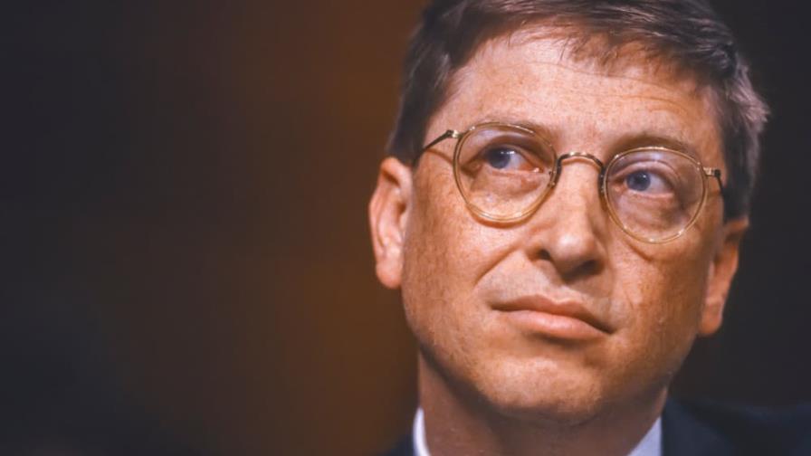 Bill Gates recibe críticas de antivacunas tras anunciar que contrajo COVID