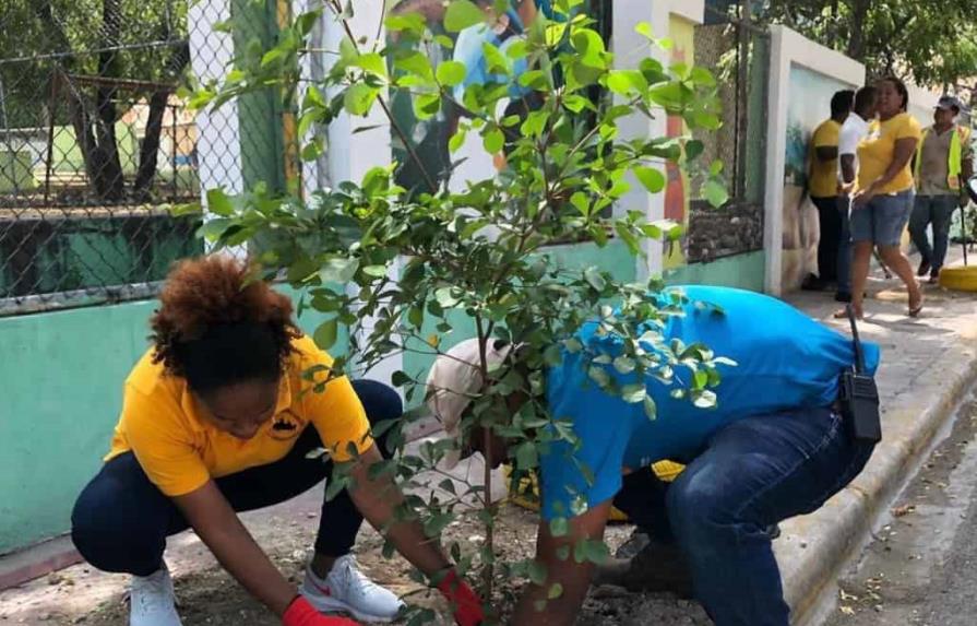Sociedad Xaragua Club empieza proyecto de reforestación “Un árbol por hogar”