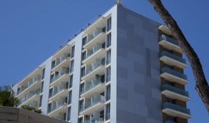 Un británico fallece al precipitarse del séptimo piso de un hotel en España