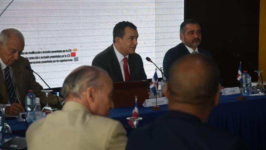 Partidos acusan al pleno de la JCE de tomar decisiones sin su consenso