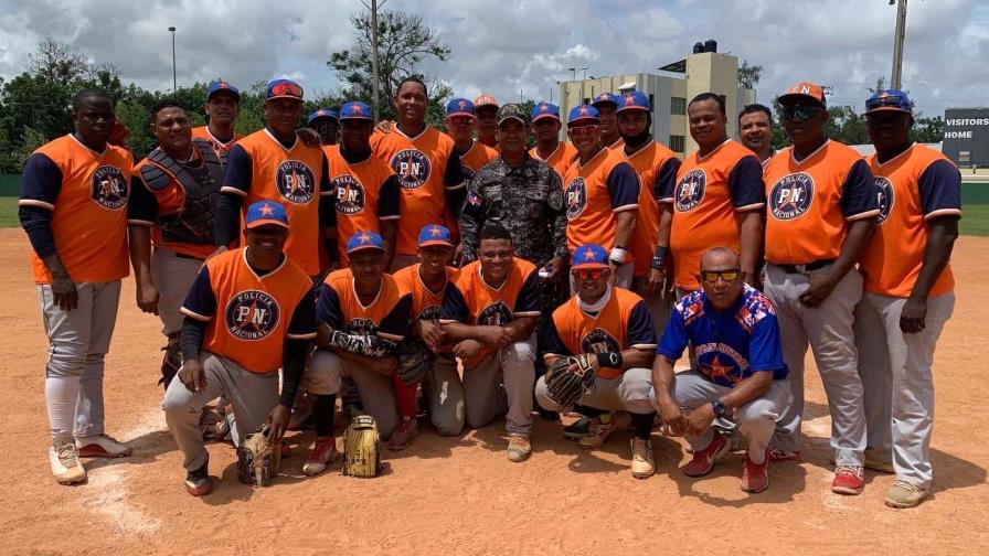 La Policía a finales del sóftbol molinete Círculo Deportivo Militar ante el Ejército