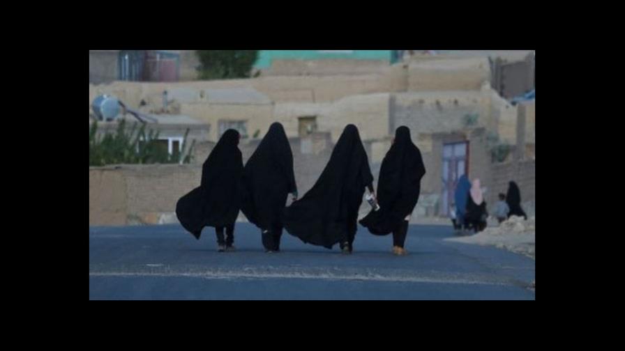 El G7 y la Unión Europea advierten a los talibanes de que con las restricciones a las mujeres se aíslan El G7 y la Unión Europea advierten a los talibanes de que con las restricciones a las mujeres se aíslan