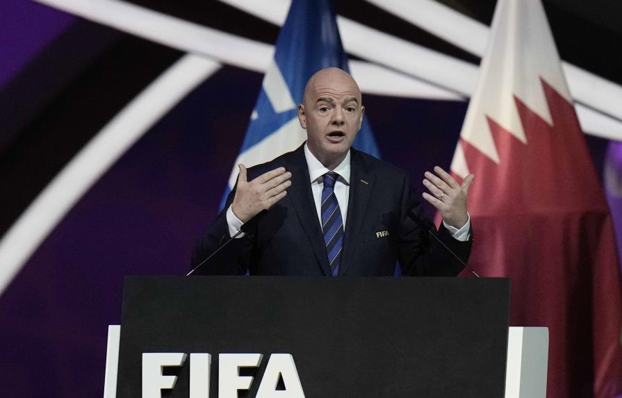 La FIFA enfrenta el negocio de los superagentes; acaba con la tasa Raiola