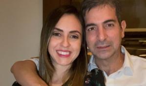 Esposa de fiscal asesinado en Colombia llega a Paraguay bajo fuerte custodia