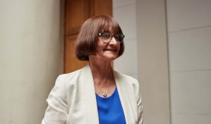 La bioquímica  Rosa Devés, primera mujer rectora de la Universidad de Chile