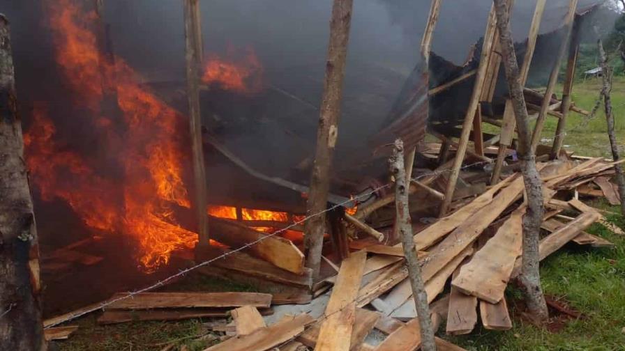 Comunitarios de Villa Altagracia realizan protestan en rechazo a desalojo