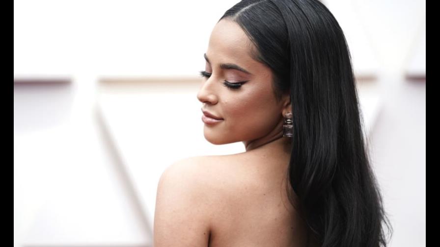 Becky G devela cada lado de sí misma en nuevo álbum