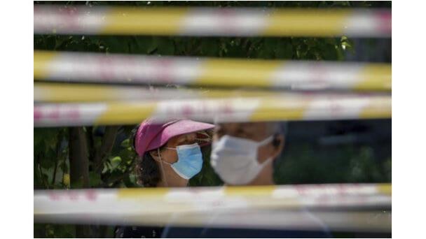En Shanghái relajan restricciones del COVID