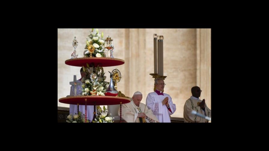 Papa Francisco proclama 10 nuevos santos tras molestias en la rodilla