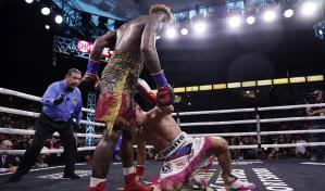 VÍDEO | Charlo noquea a Castaño y unifica títulos superwelter