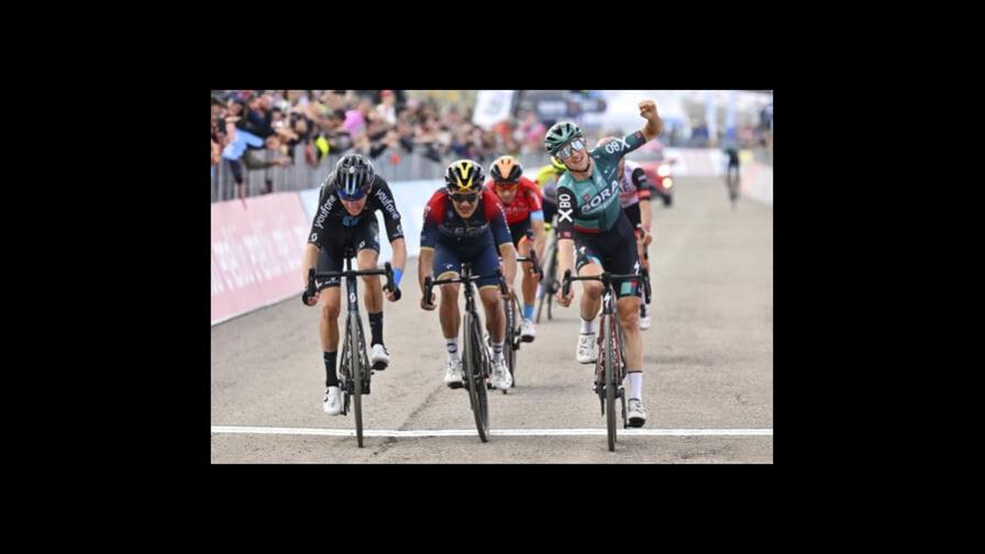 Hindley gana la etapa más dura del Giro, Carapaz 4to