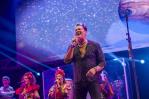 Carlos Vives brinda a dominicanos una fiesta de folclore y ritmo colombiano