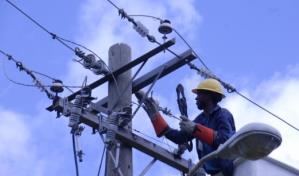 Gobierno anuncia que instalará 400 megas de energía entre junio y octubre de este año