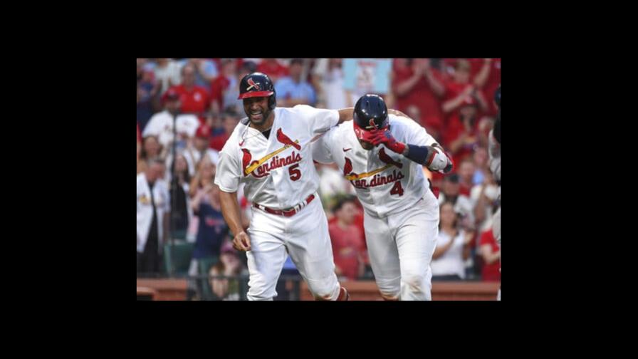 Cardenales vencen a Gigantes; Brillan Wainwright y Molina
