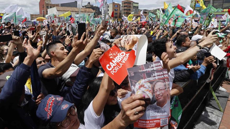 Candidatos a la Presidencia de Colombia pisan el acelerador en busca de votos Candidatos a la Presidencia de Colombia pisan el acelerador en busca de votos