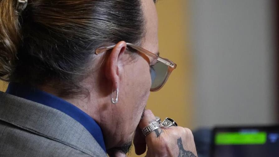 Esta es la razón por la que Johnny Depp no mira a Amber Heard a la cara Esta es la razón por la que Johnny Depp no mira a Amber Heard a la cara