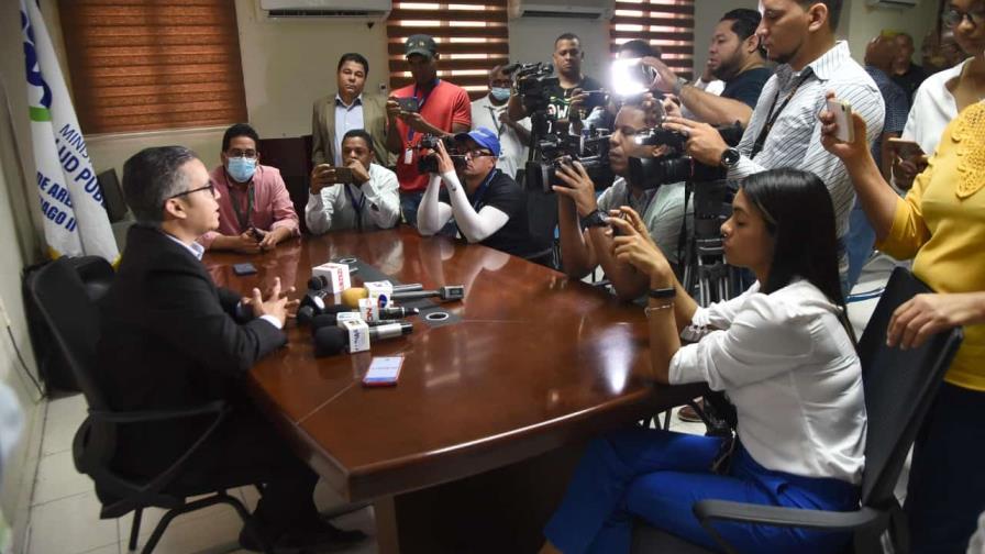 Funcionario de SP en Santiago dice leve incremento positividad COVID-19 es por casos importados