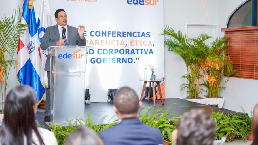 Carlos Pimentel advierte sobre un cartel de proveedores alrededor de instituciones públicas