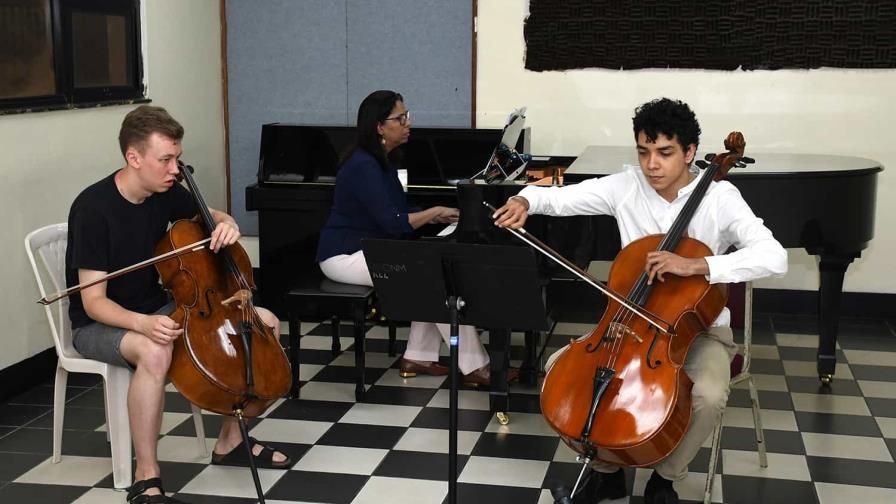 Solistas de “Unidos por la Paz” ofrecen clases magistrales
