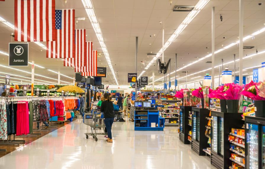 Por inflación, consumidores en Estados Unidos gastan más pero cuidan su dinero