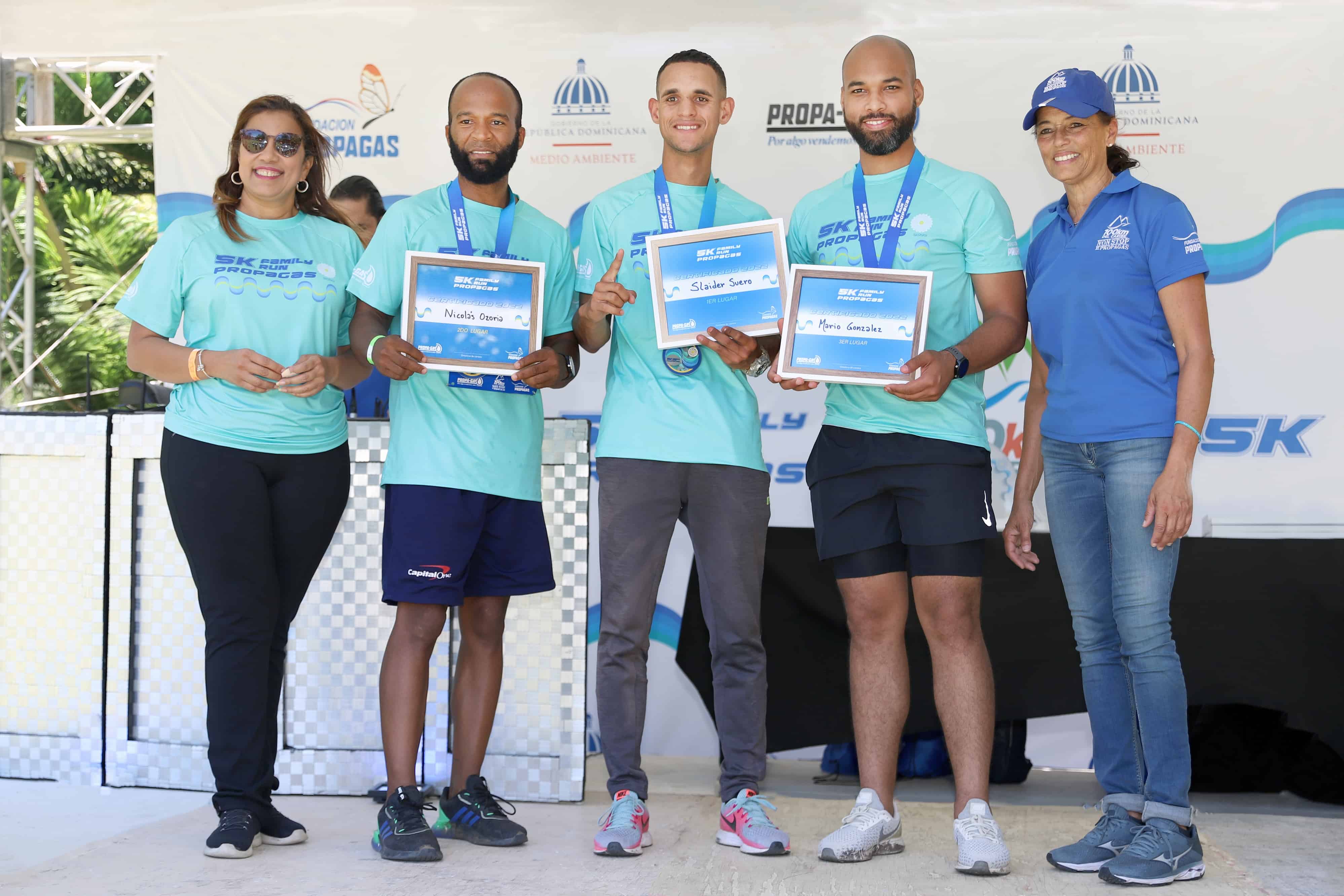 Ganadores Categoría Hombres 5Km - 1er Lugar Slaider Javier; 2do Lugar Nicolás Ozoria; 3er Lugar Mario González.