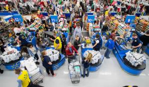 Por inflación, consumidores en EEUU gastan más pero cuidan su dinero