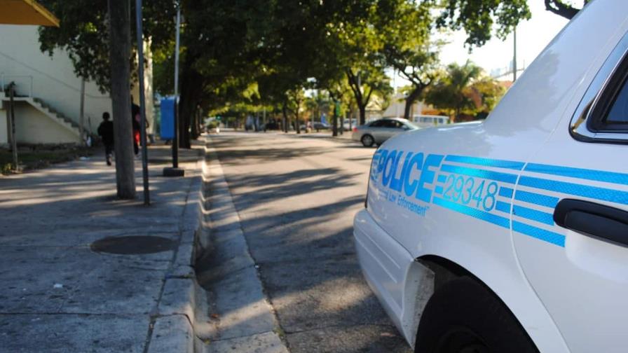 Mujer confesó que mató a su pareja y la policía encontró su tumba en el patio Mujer confesó que mató a su pareja y la policía encontró su tumba en el patio