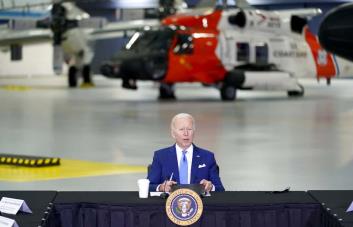 Biden advierte de otra complicada temporada de huracanes