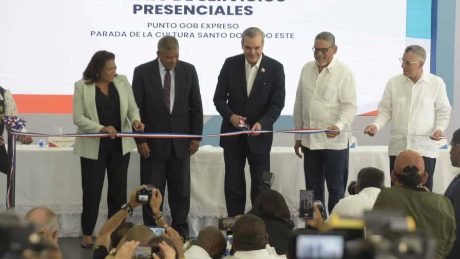 Presidente Abinader inaugura centro de servicios en Santo Domingo Este