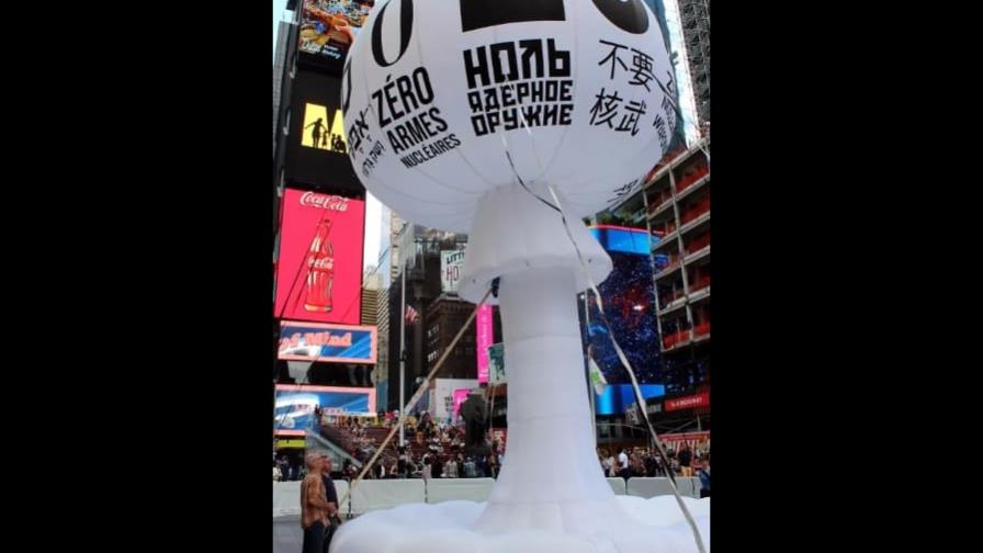 Un “hongo atómico” en Nueva York para concienciar sobre el peligro nuclear Un “hongo atómico” en Nueva York para concienciar sobre el peligro nuclear