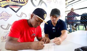 Luis Rodríguez firma con equipo de Japón por US$600 mil