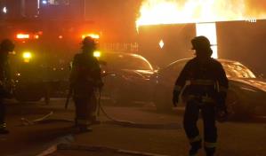 Voraz incendio de tres alarmas destruye varias viviendas de El Bronx