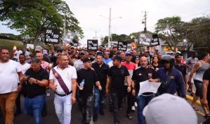 Choferes de Santiago protestan contra construcción de teleférico y monorriel