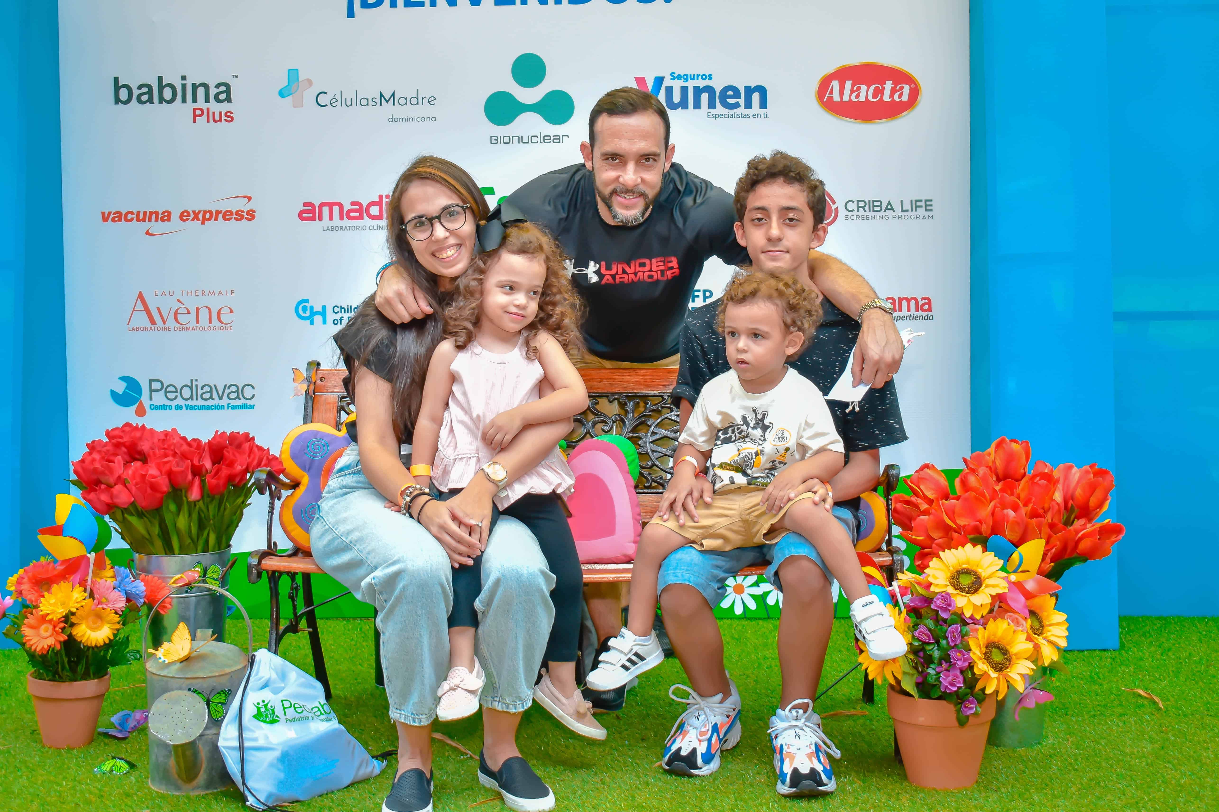 Familia Álvarez Betances: María José Betances, Amaury Álvarez y sus hijos Amaury, Vera y Andrés.