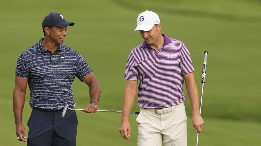 Tiger Woods arranca con un birdie su participación en el Campeonato de la PGA