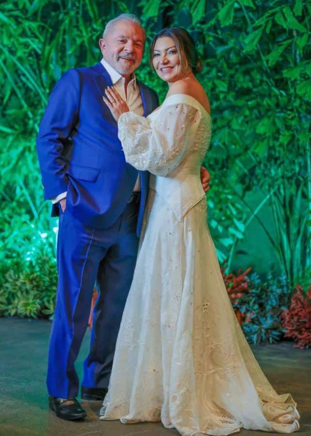 El vestido de Janja fue confeccionado por costureras de la ciudad de Timbaúba.