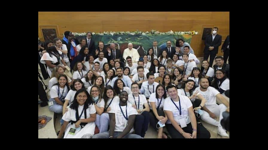 Papa lanza proyecto de Scholas y CAF que anima a jóvenes a cuidar el planeta