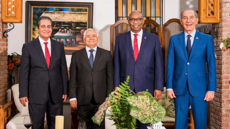 Exrector Porfirio García anuncia su respaldo a Editrudis Beltrán en la UASD